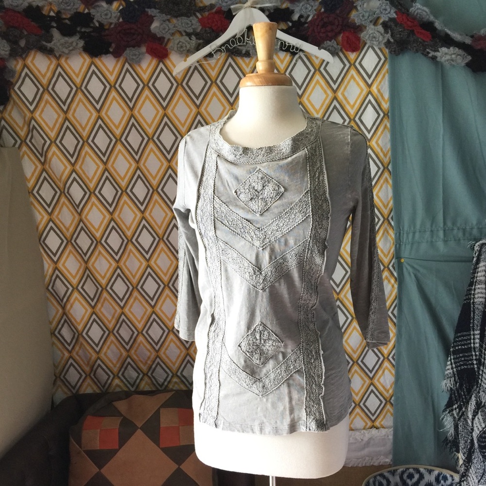 MOVING SALE!!! SOFT SURROUNDINGS EUC DISTRESSED GREY BLOUSE TOP